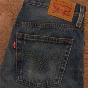 Levi’s relax fit rolled bottom